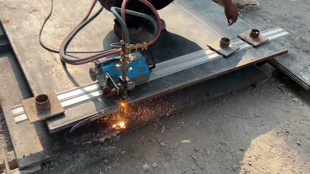 Pug Cutting Machine